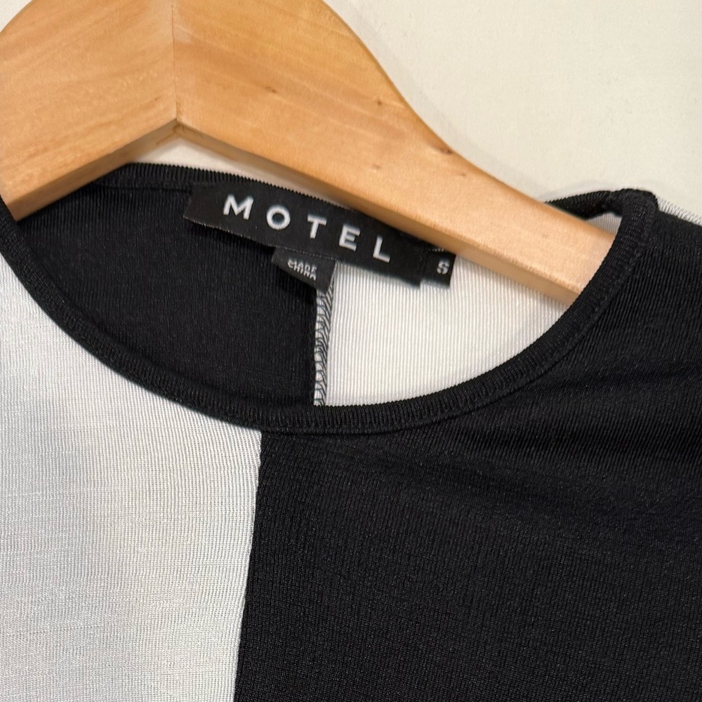 Motel Rocks Monochrome Cutout Dress - Picture 4 of 4